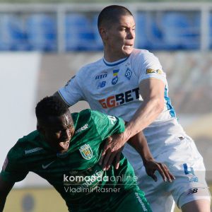 Dinamo_Karpaty10_26_04_04