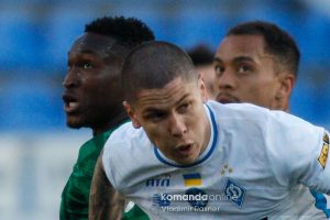 Dinamo_Karpaty26_26_04_04