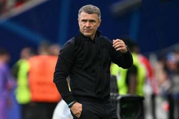 Через суфлер з Банкової... Ребров оцінив виступ України на Євро за методичкою Єрмака