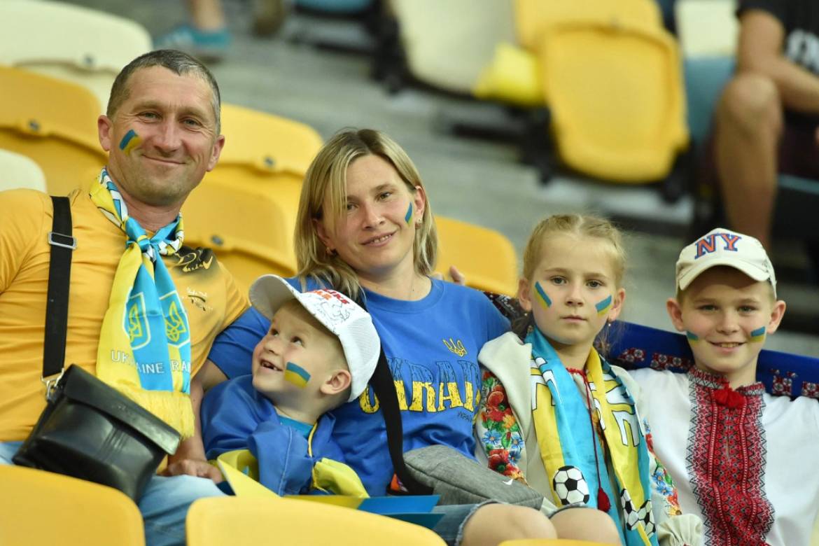 На матчах сборной Украины будут бесплатные семейные сектора