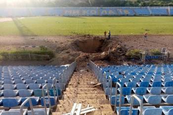 Центральний стадіон Миколаїва на світанку зазнав ракетного удару військ рф