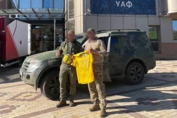 Позашляховик, придбаний УАФ, переданий на потреби ЗСУ