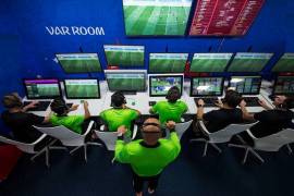 ФИФА планирует отказаться от боковых арбитров