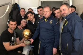 Ігор Беланов та керівники УАФ відвідали захисників Одеси, які обіцяють російським фашистам «теплий прийом».