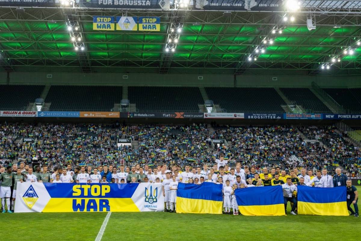 WELT: “Матч збірної України в Менхенгладбаху: стадіон, повний сліз і прояв національної гідності вищого гатунку”