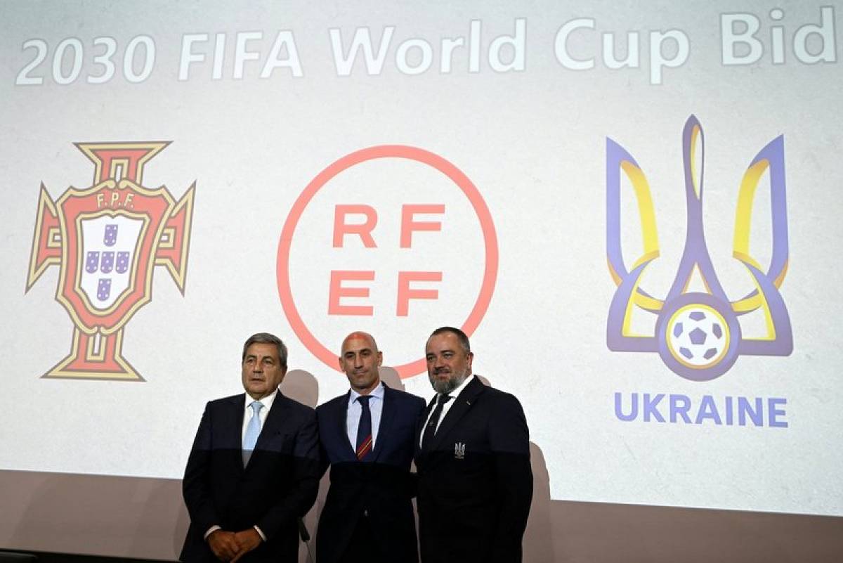 Вагомий крок УАФ. Україна разом з Іспанією і Португалією подали офіційну заявку на проведення  чемпіонату світу у 2030 році!