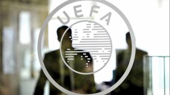 УЕФА после жалобы России обязал убрать с формы сборной Украины часть слогана