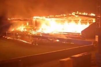 Фанати спалили і розтрощили два стадіони в різних кінцях світу. На одному з них був Мессі