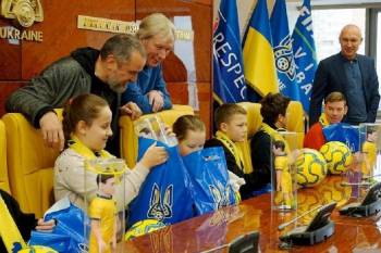 20 грудня в Будинку футболу сяяли посмішки та лунав дитячий сміх