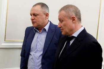 Суркіси драпанули з України з готівкою більше 17 мільйонів доларів