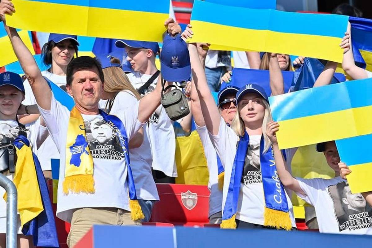 Емоції, підтримка, перемога! 60 членів родин “Трибуни Героїв” за cприяння УАФ стали свідками у Трнаві звитяги збірної України!