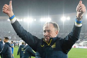 У сборной Украины главный тренер до конца 2022 года