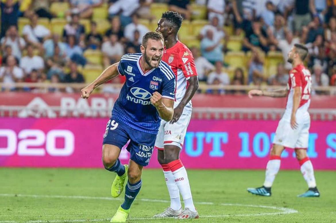 «Лион» покуражился в матче открытии французского чемпионата над «Монако»