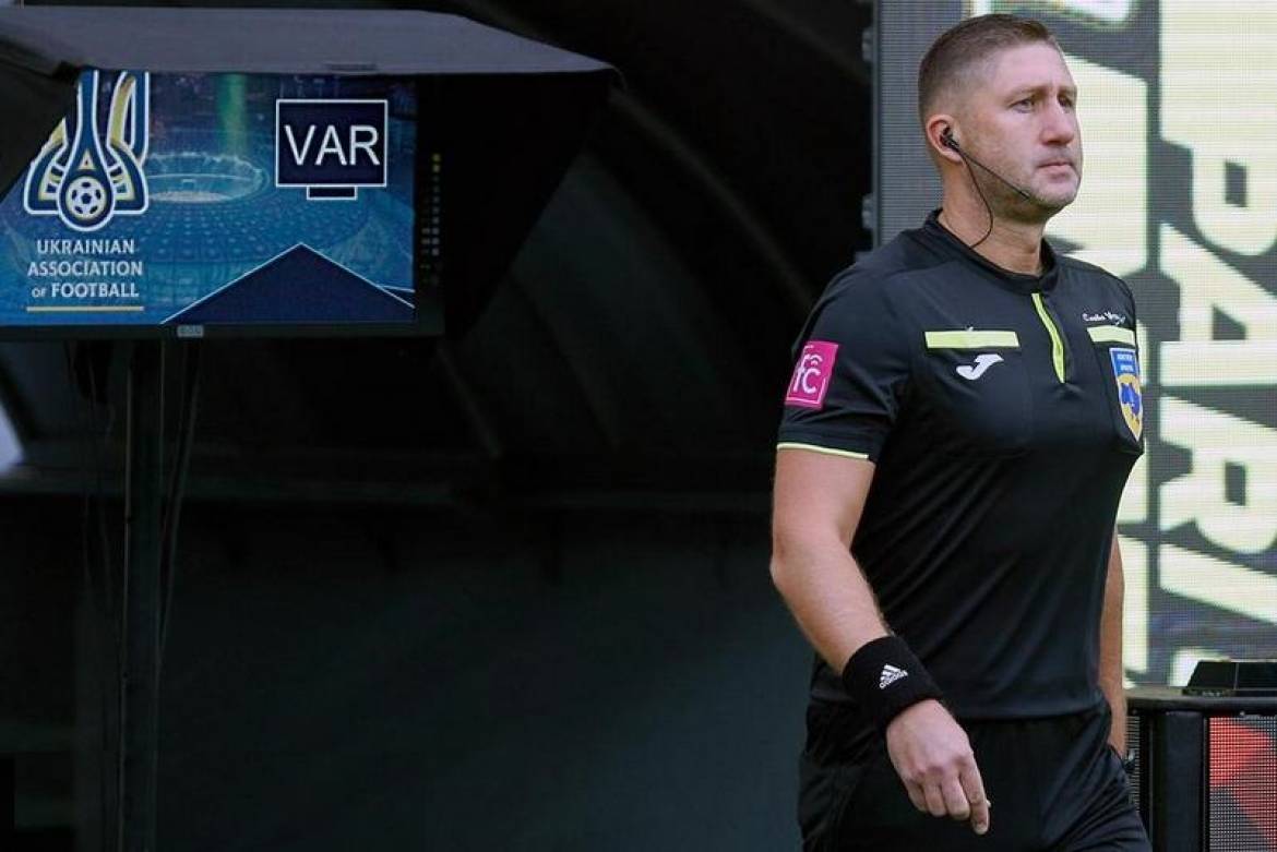 В Україні з арбітрів зробили святу корову? Як в Індії?