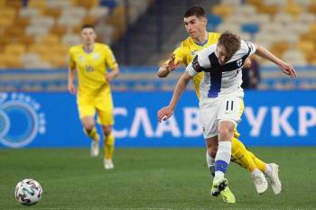Исход матча Украина – Финляндия решила нервная голевая концовка