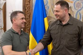 «Алаверди» Єрмаку від Реброва. Пояснюємо, чому той вніс 30 мільйонів за підозрюваного корупціонера