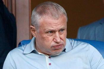 Григорій Суркіс вивіз у своїй машині за кордон двох дезертирів