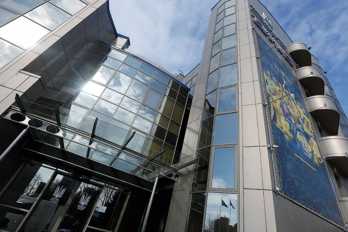 Закулісна гра УАФ б'є по футболу України
